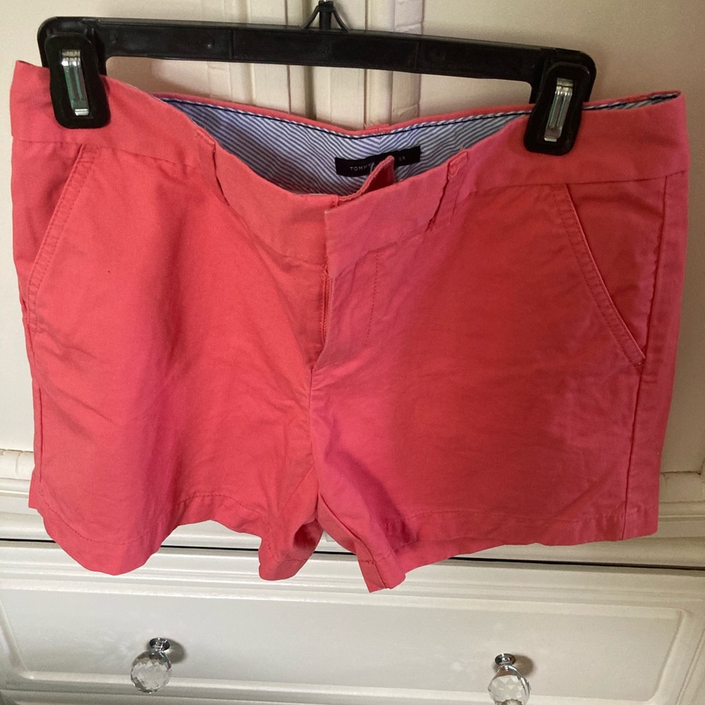 Tommy Hilfiger salmon/coral shorts
